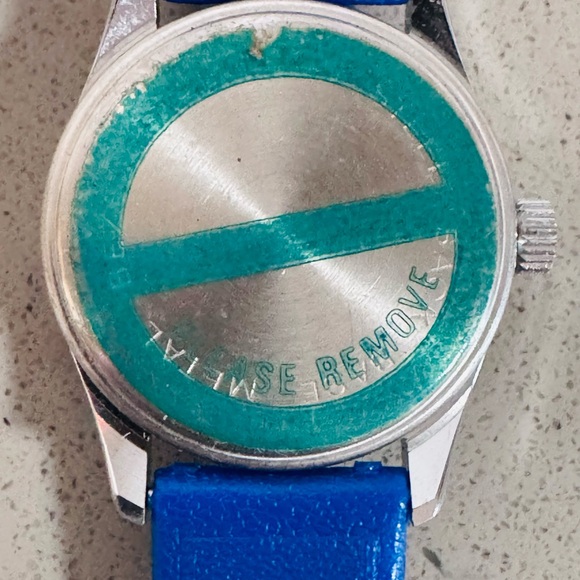 Vintage 1983 Superman Watch – DC Comics Collectible – Sold As Is - Picture 3 of 6